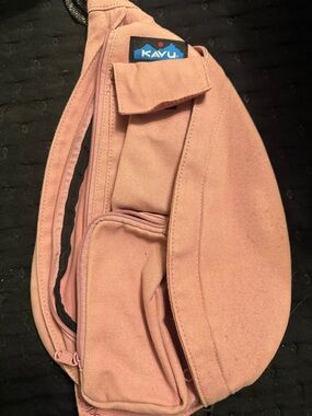 Kavu Dusty Pink Rope Sling Bag